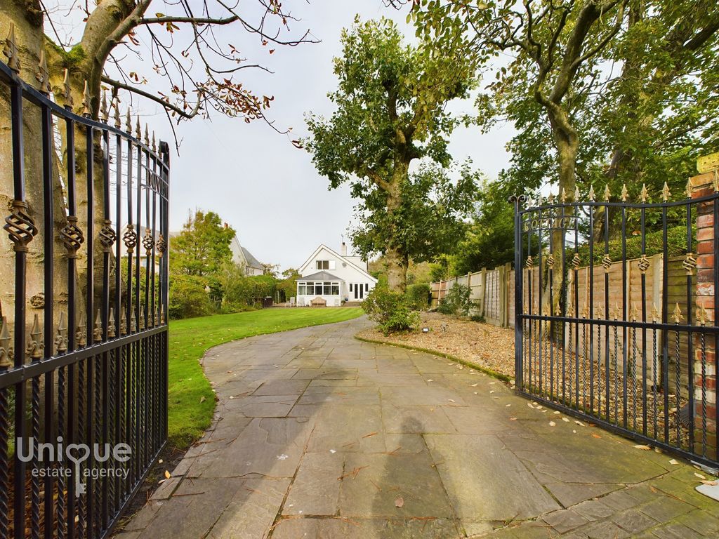 Property photo 1 of 43
