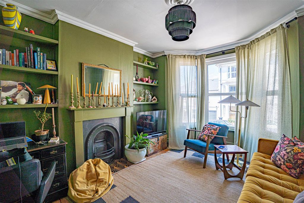 Property photo 2 of 32 Dsc06599-Hdr.Jpg
