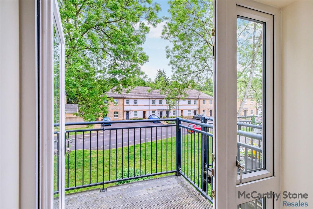 Property photo 3 of 20 32Olivierplace012.Jpg