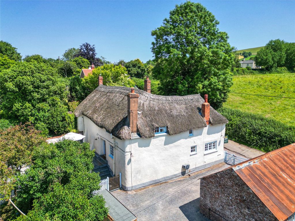 Property photo 1 of 19 Side Elevation