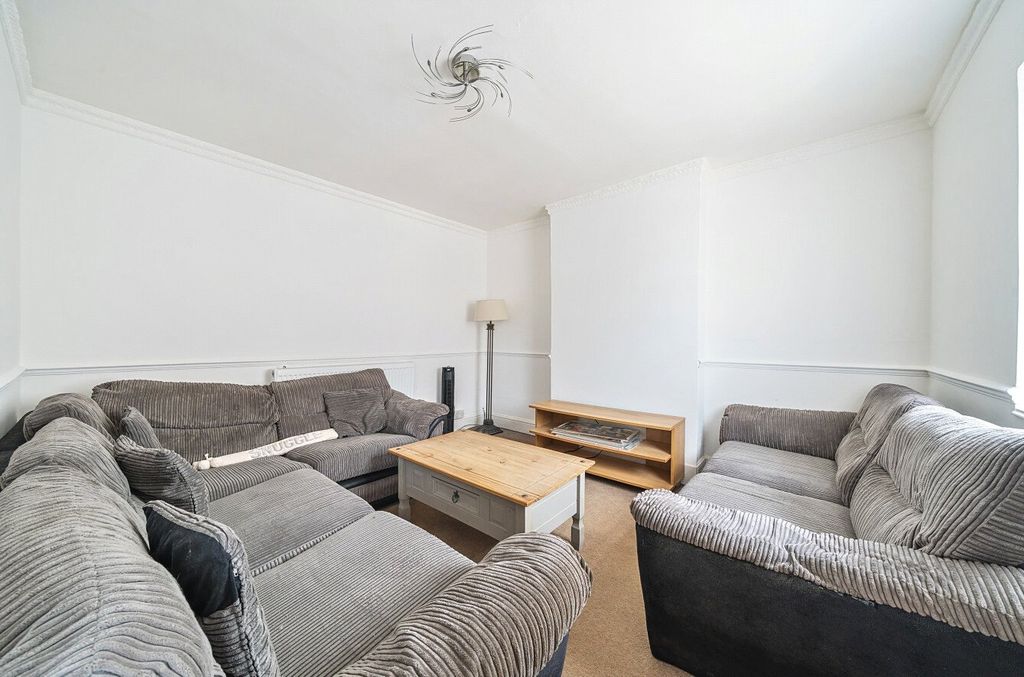 Property photo 2 of 13 1312184-5-68515Fb...