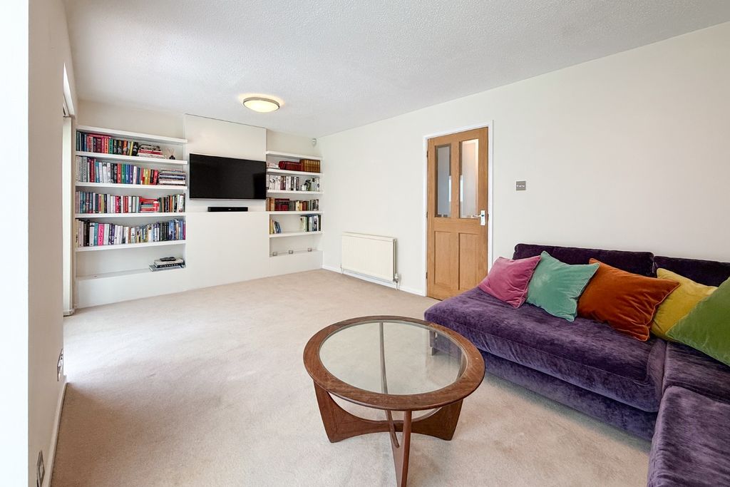Property photo 3 of 15 5198168