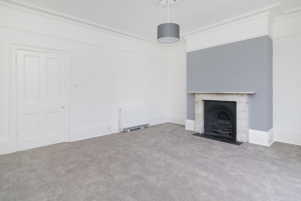 Property photo 2 of 7 2025295