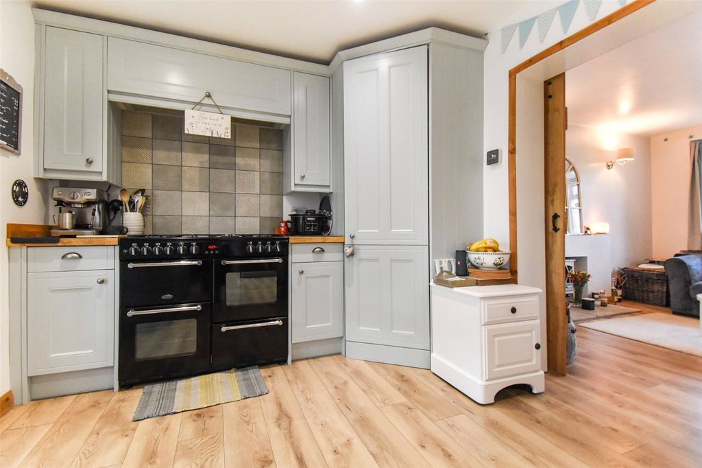 Property photo 3 of 21 Picture No. 09