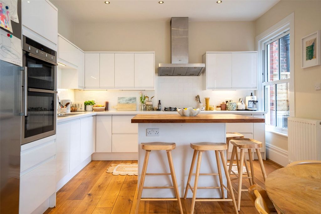 Property photo 3 of 35 Picture 3