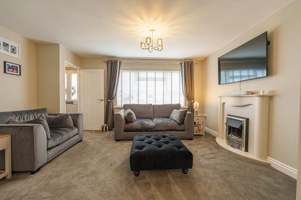 Property photo 2 of 33 1