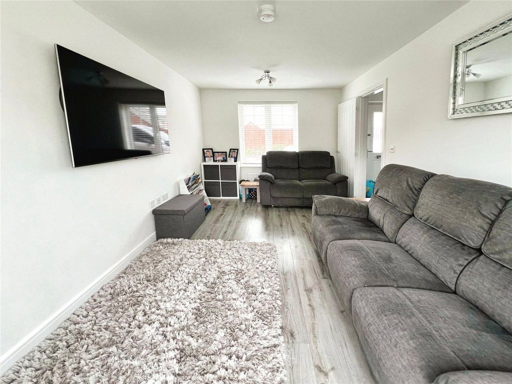 Property photo 2 of 14 Lounge