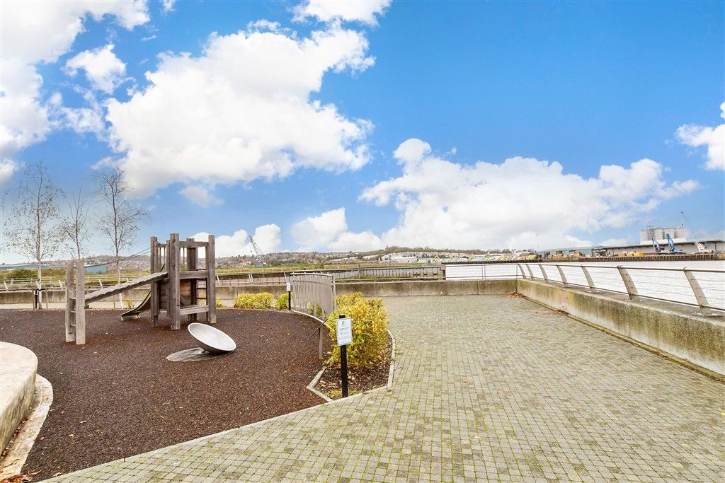 Property photo 2 of 10 Surrounding Area