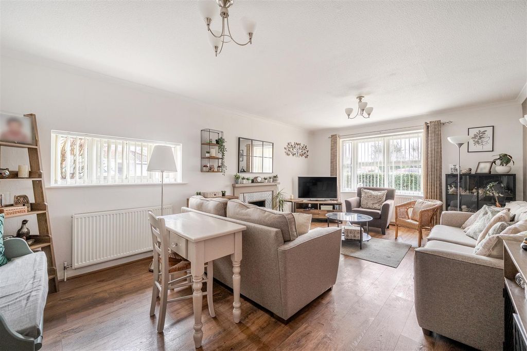 Property photo 3 of 14 1407878-20-69846Beb35Df1.Jpg