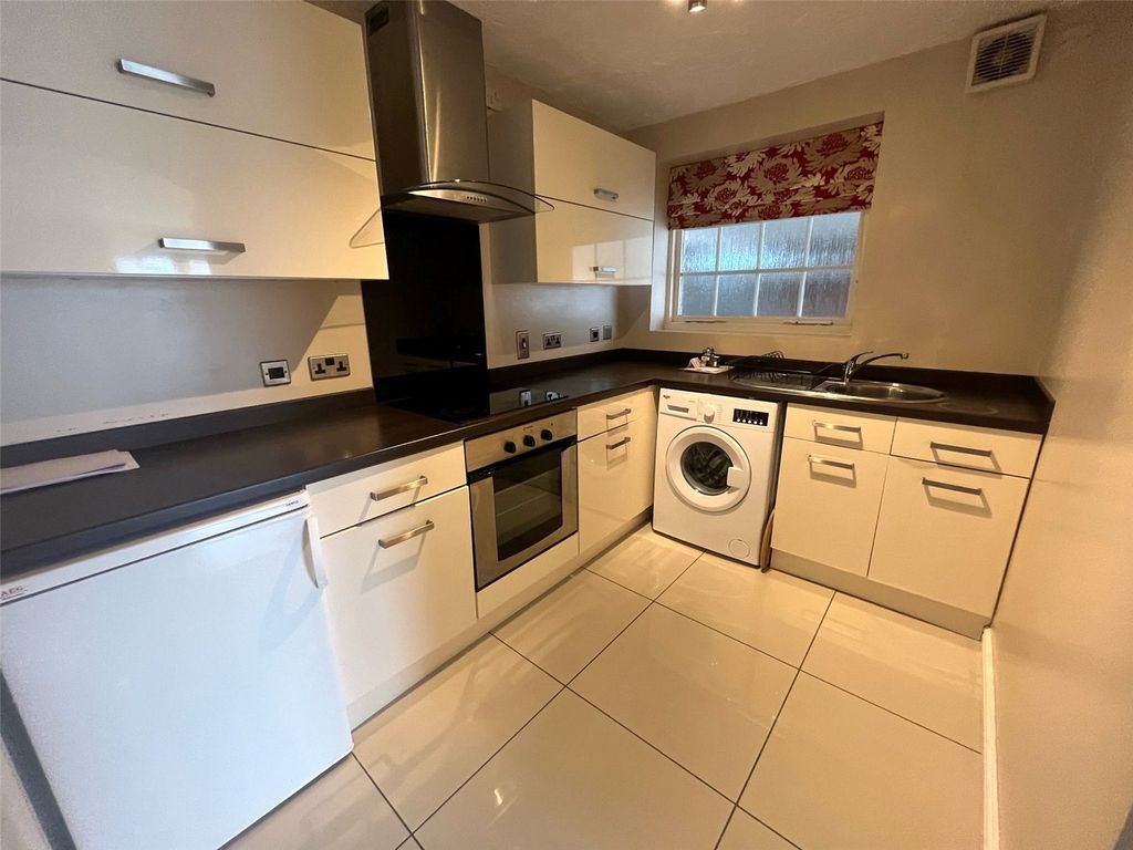 Property photo 2 of 15 Picture No. 14