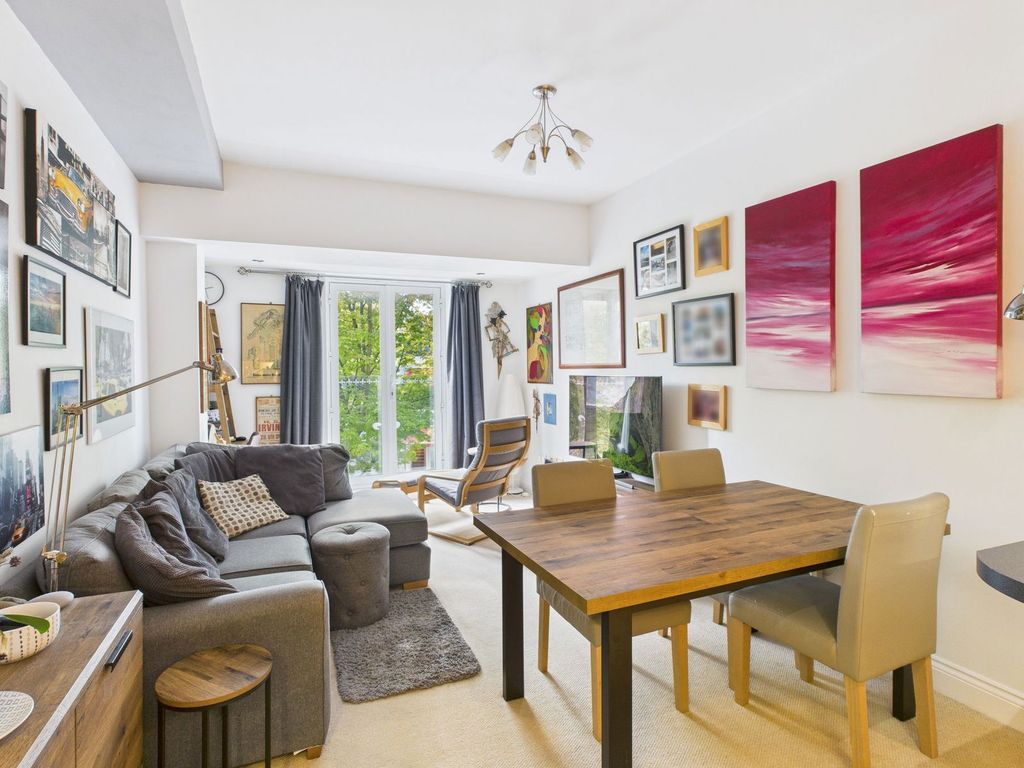 Property photo 3 of 11