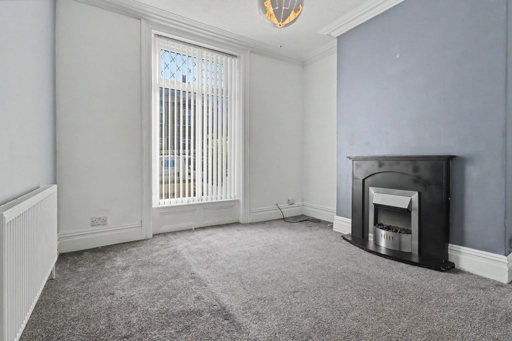 Property photo 2 of 18 Img_3535-Img_3537
