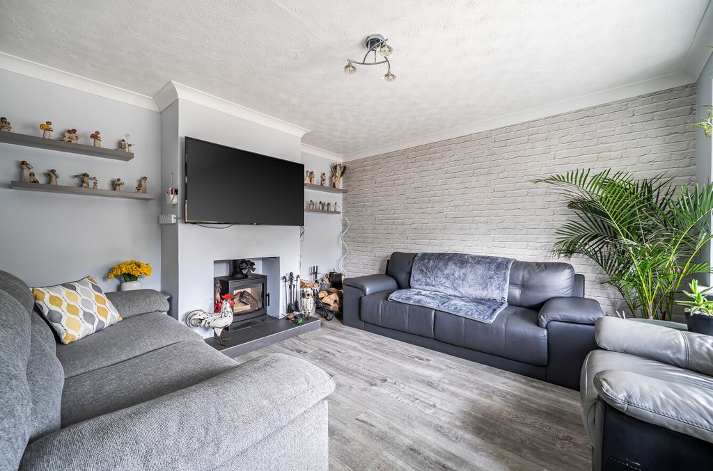 Property photo 3 of 18 1406609-22-698B36...