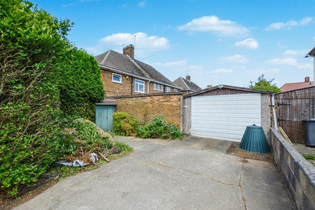 Property photo 2 of 30 Garden_3.Jpeg