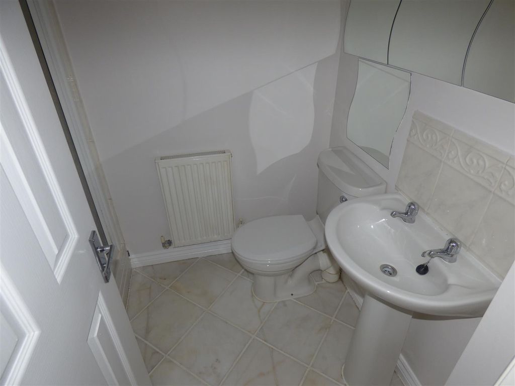 Property photo 2 of 20 110 Malthouse Road - En-Suite.Jpg