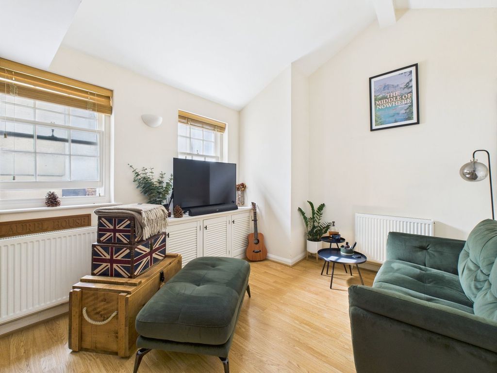 Property photo 1 of 8