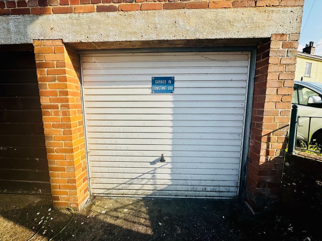Property photo 2 of 3