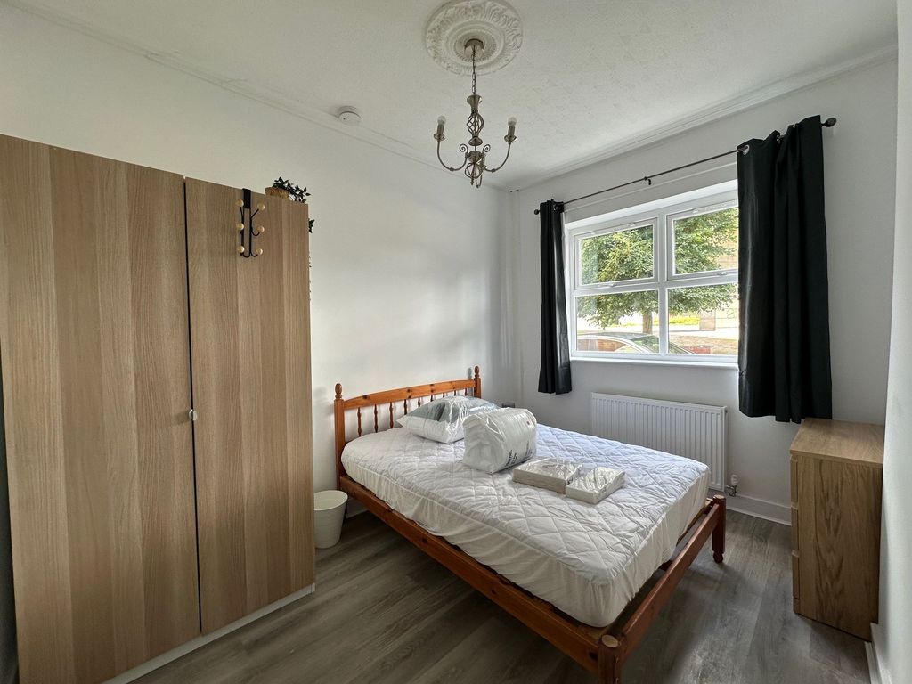 Property photo 1 of 10 Room 1