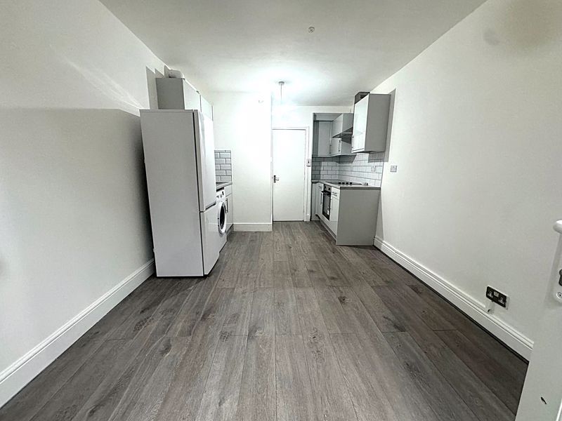 Property photo 3 of 10 Photo 9