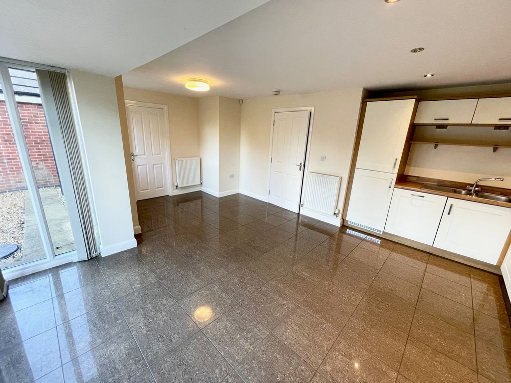 Property photo 3 of 21