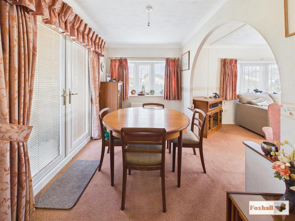 Property photo 3 of 15 Dining Room