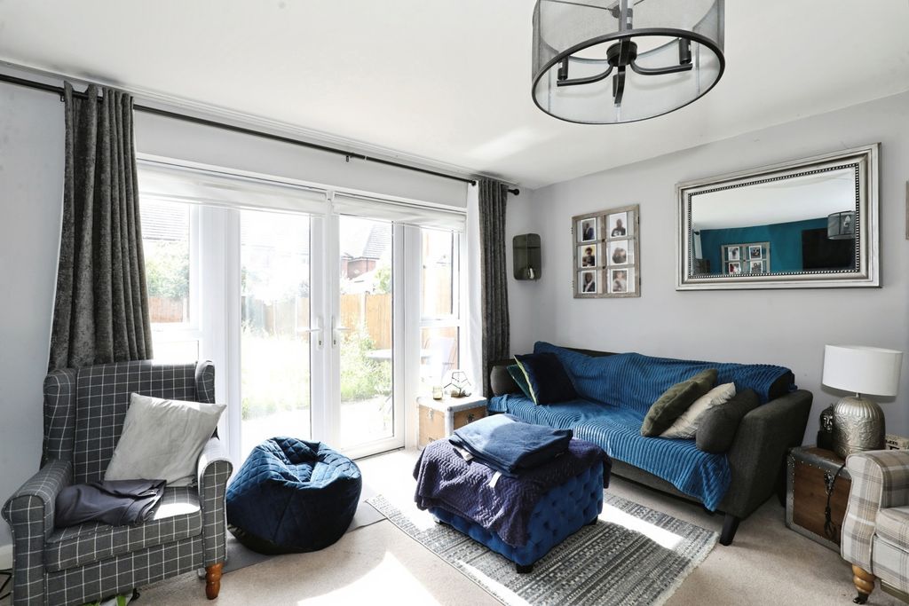 Property photo 3 of 16 Pbox-Img.Jpg