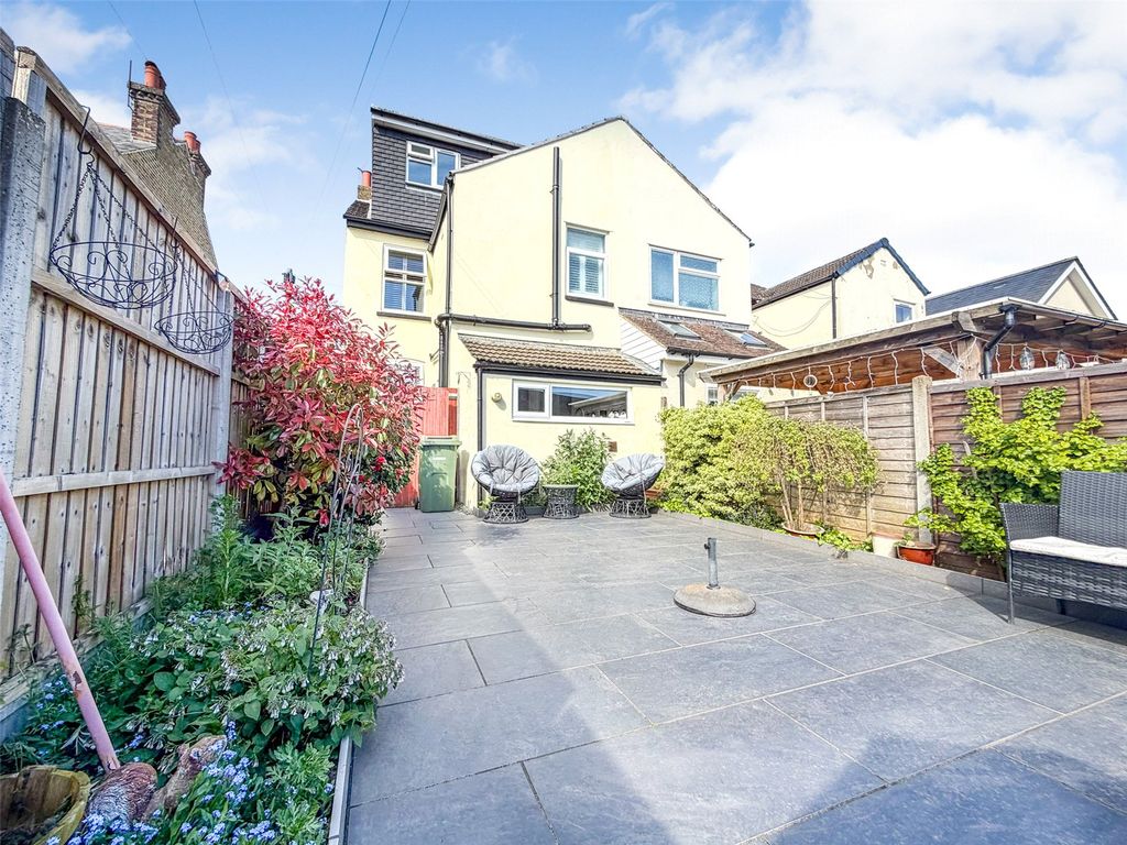 Property photo 2 of 11 Picture No. 05