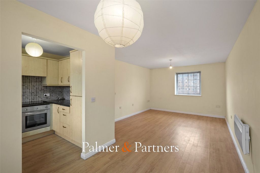 Property photo 3 of 12 Picture No. 04