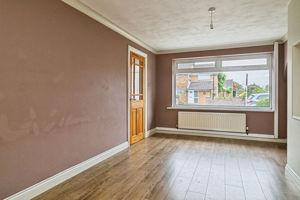 Property photo 3 of 23