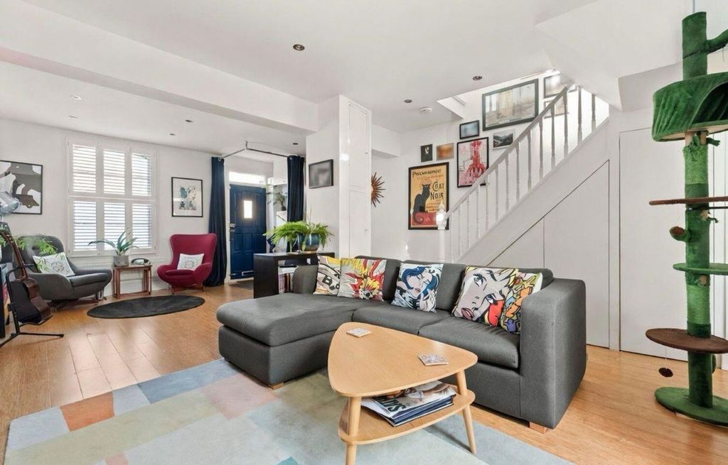 Property photo 3 of 15