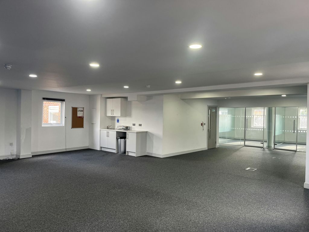 Property photo 2 of 16 20250902_154031037_Ios.Jpg