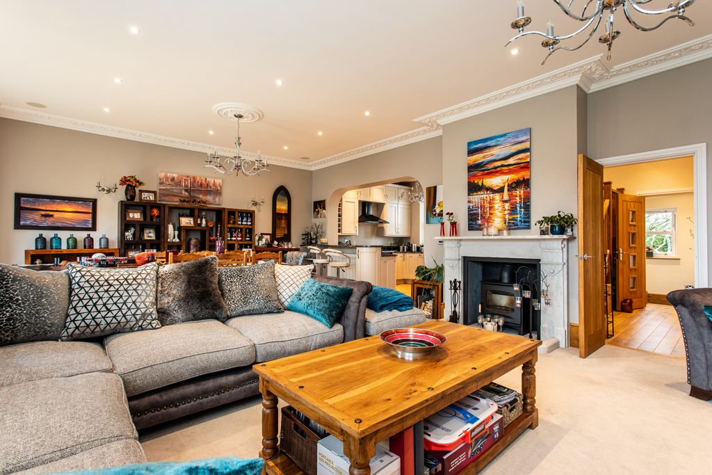 Property photo 3 of 24