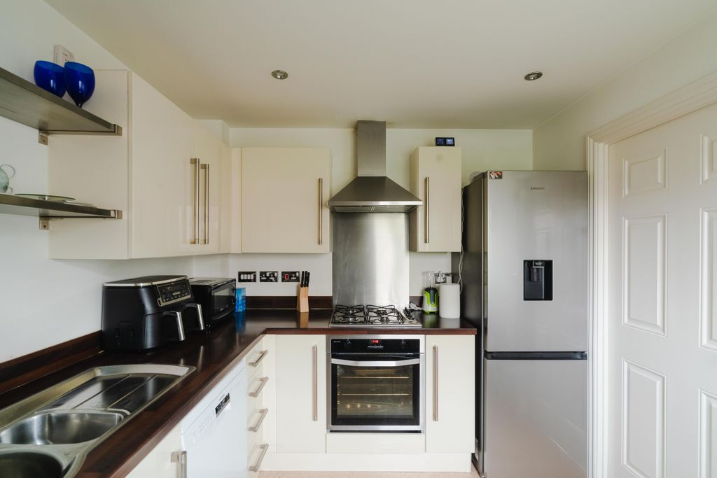 Property photo 3 of 22 10
