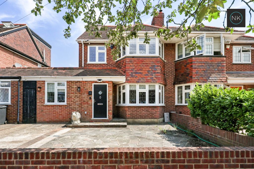 Property photo 1 of 32 1672891