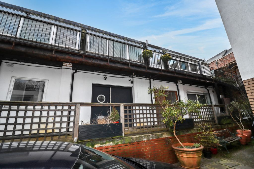 Property photo 1 of 8 Img_8633