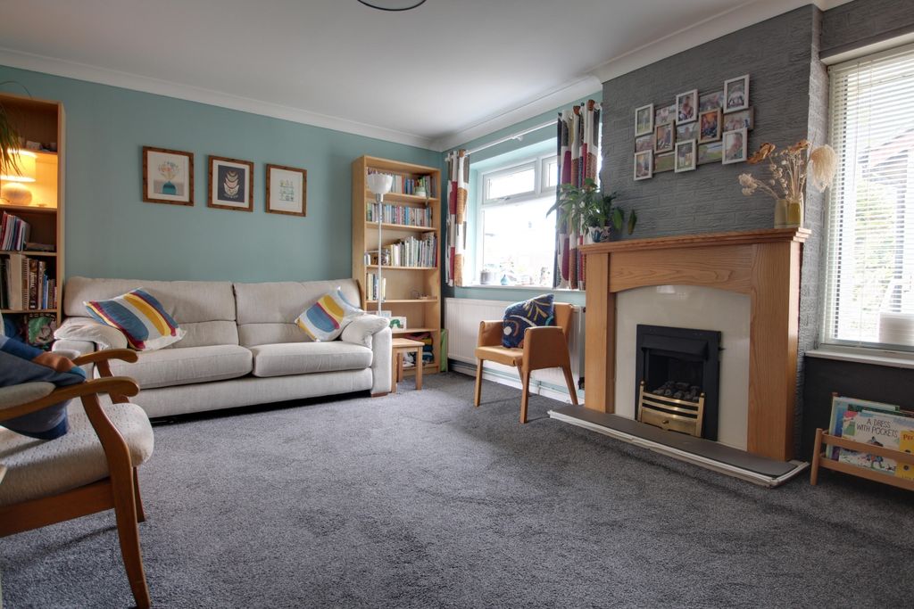 Property photo 2 of 15 Living Room