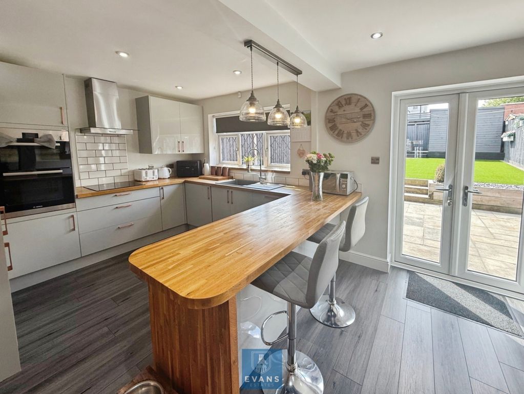 Property photo 3 of 22 Extended Refitted Kitchen