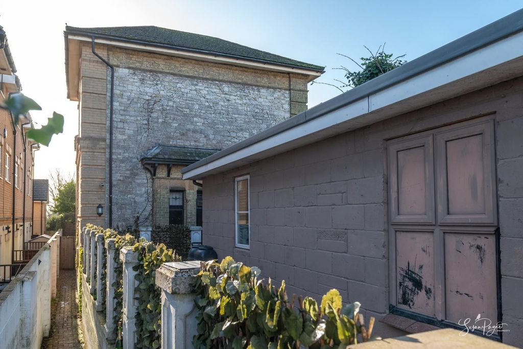 Property photo 1 of 19 Welcome To Southlands