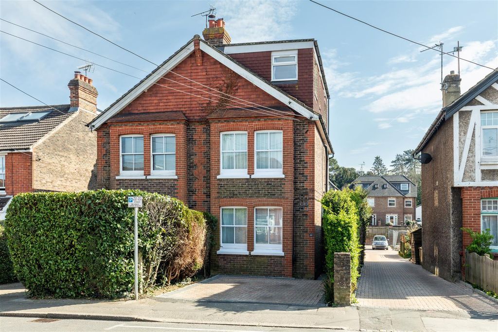 Property photo 2 of 22