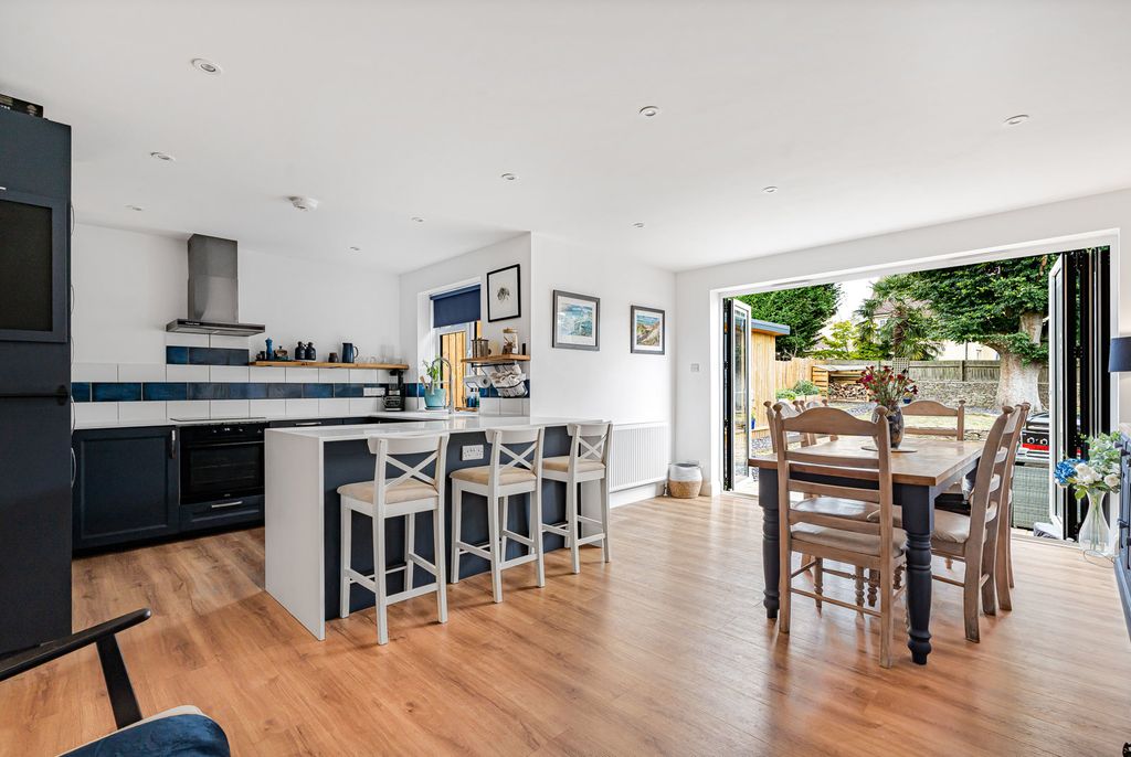 Property photo 3 of 17 5_89279