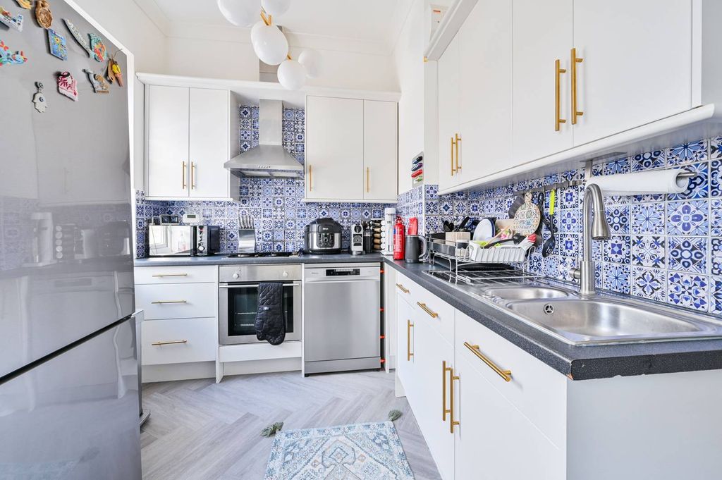 Property photo 3 of 9