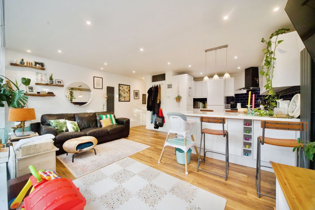 Property photo 2 of 15 Open Plan Living