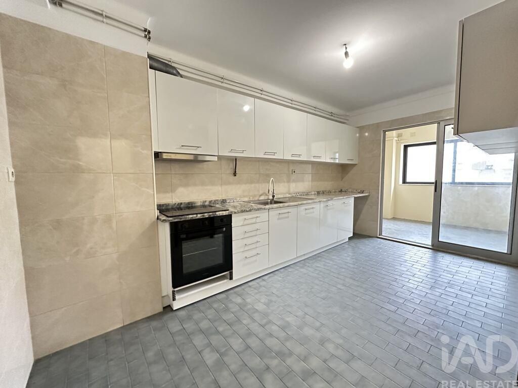 Property photo 3 of 36