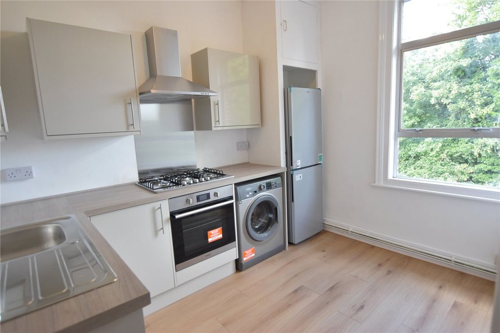 Property photo 3 of 12 Picture No. 21