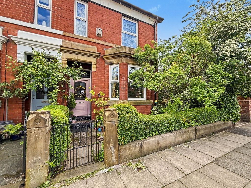 Property photo 1 of 32