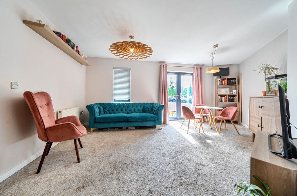 Property photo 1 of 9