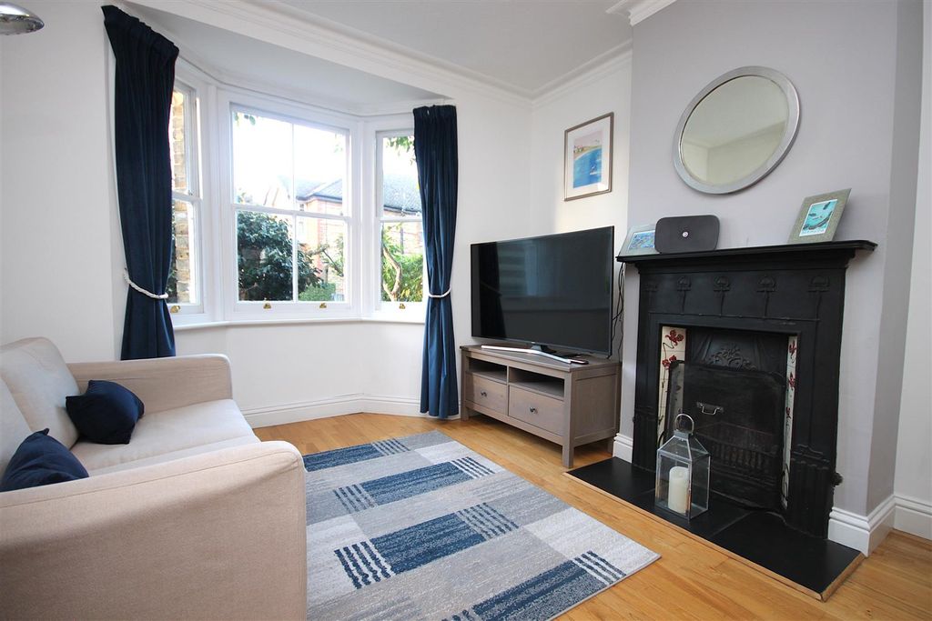 Property photo 2 of 20