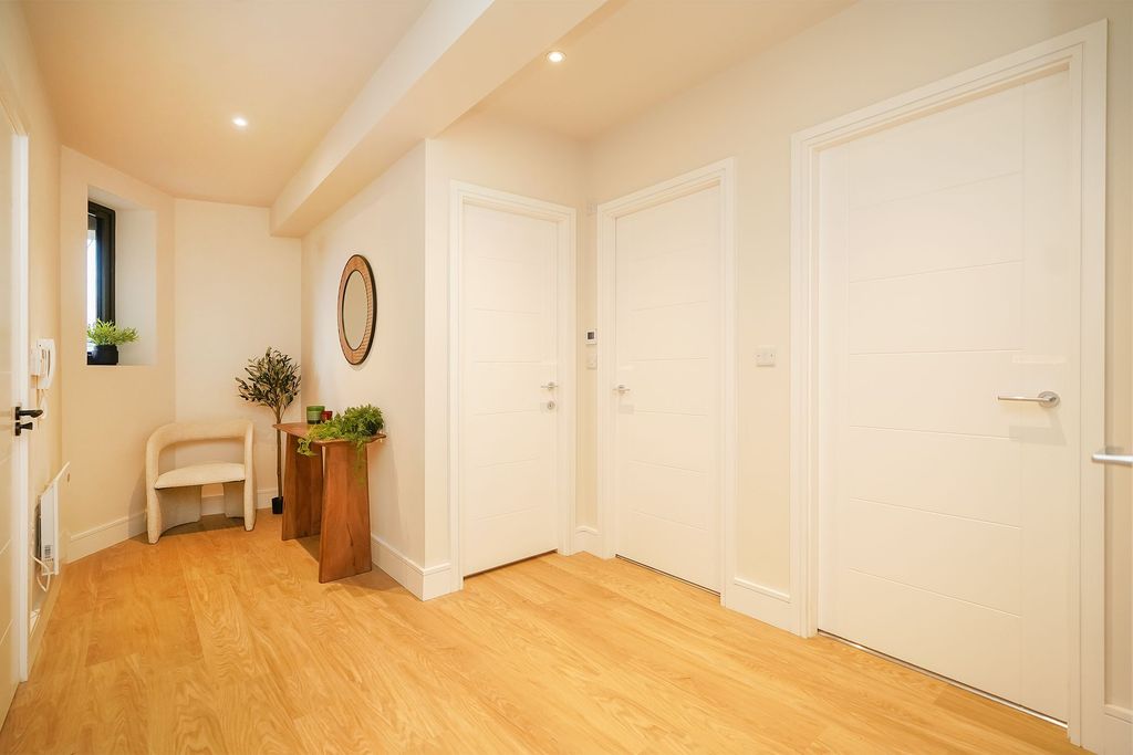 Additional image 4 of 2 bed flat for saleGarden Apartment - Lydgate Green, Crosspool, Sheffield S10