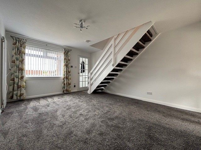 Property photo 2 of 15 Lounge