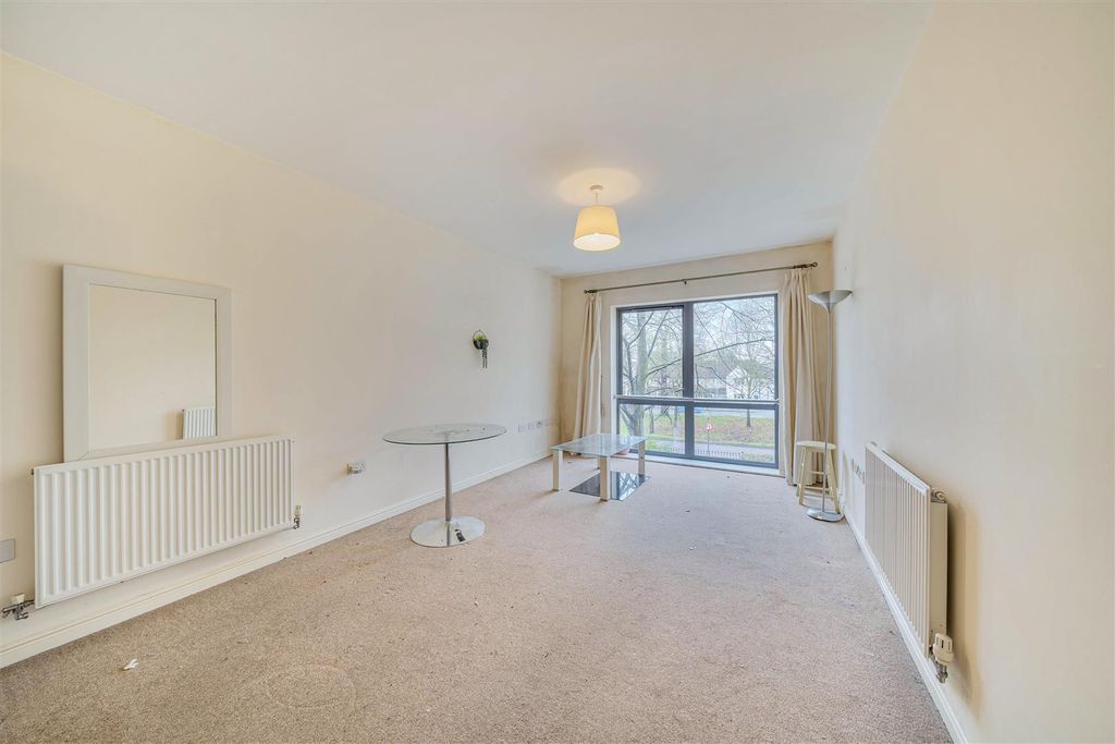 Property photo 2 of 6